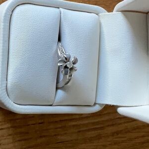 Na Haku White Gold/Diamond ring - Size 7